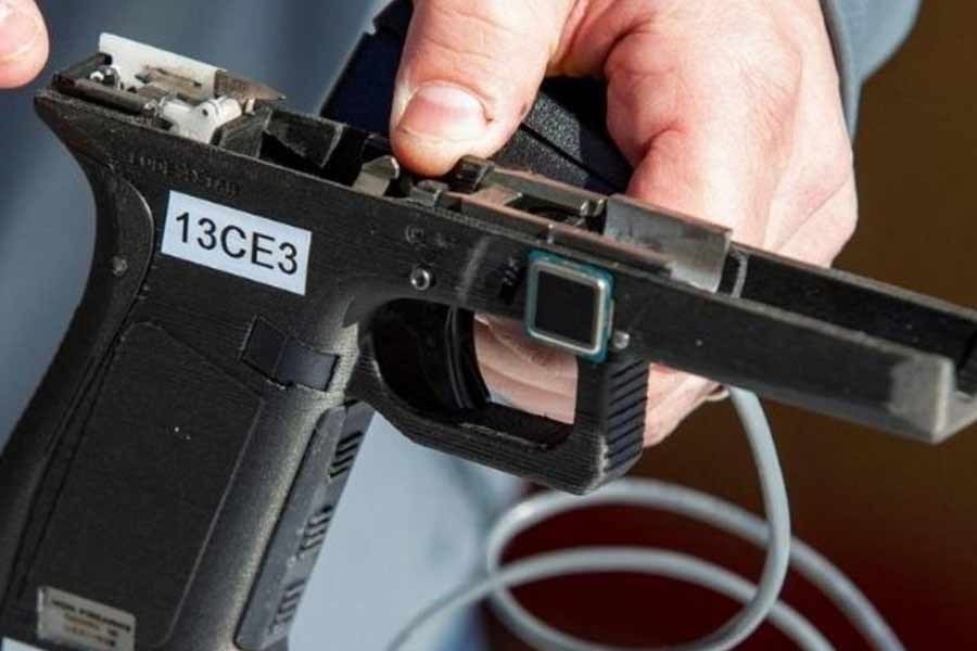 World’s first smart gun has fingerprint technology to decrease the crime rate and misuse