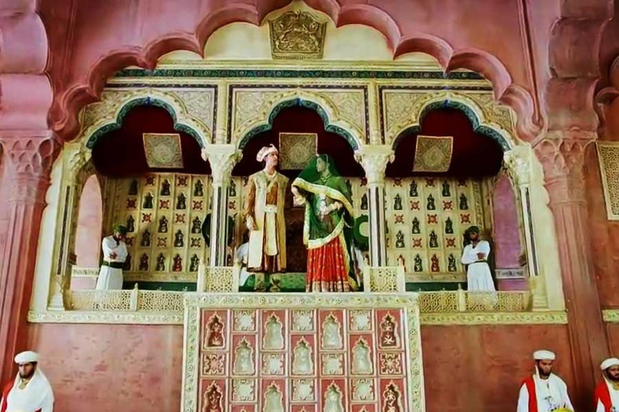 ২০০৩ সাল থেকে প্রযোজনার কাজে মন দেন নিতিন। দু’বছর পর ২০০৫ সালে মুম্বই থেকে প্রায় ৯০ মিনিটের দূরত্বে ৫২ একর জায়গা নিয়ে এনডি স্টুডিয়ো নির্মাণ করেন তিনি। এখানে ‘জোধা আকবর’-এর মতো বৈগ্রহিক ছবির শুটিং হয়েছে বলে জানা যায়। শুধু তাই নয়, ‘বিগ বস্‌’ রিয়্যালিটি শোয়ের বেশ কিছু সিজনের শুটিং হয়েছে নিতিনের এই স্টুডিয়োয়।