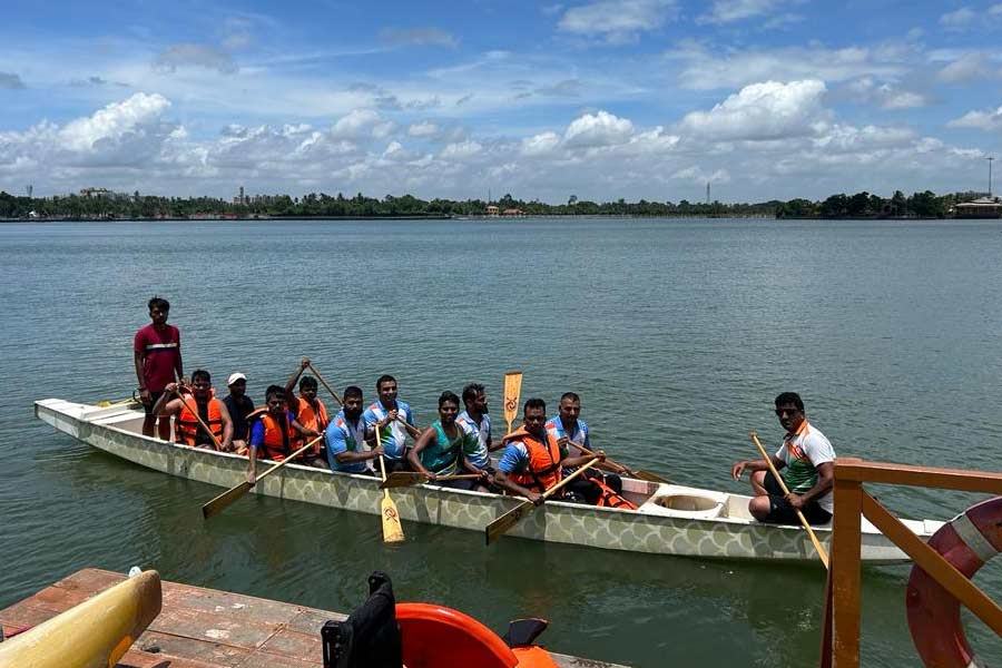  তাইল্যান্ড যাওয়ার আগে সতীর্থদের সঙ্গে ইকো পার্কে অনুশীলন অপূর্বের।