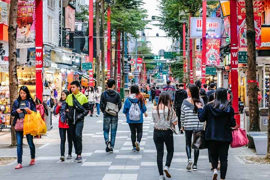 Why thousands of Taiwanese women are freezing eggs 