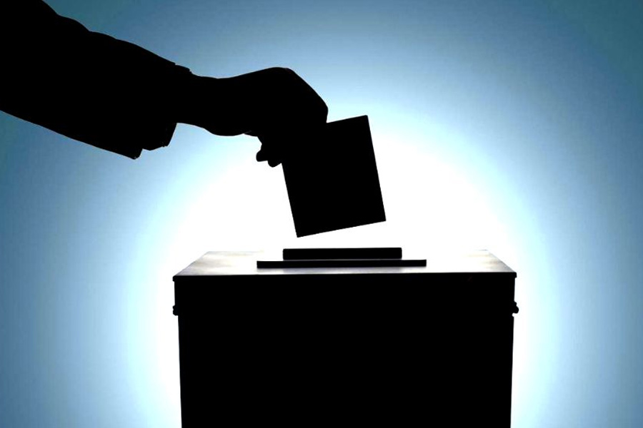 সে বছর বেলজিয়ামের এক পুরসভার নির্বাচনে এক অখ্যাত প্রার্থীর প্রাপ্ত ভোটসংখ্যায় হতবাক হয়ে গিয়েছিলেন অনেকেই। ভোটারসংখ্যা ছাপিয়ে ভোট পেয়েছিলেন ওই প্রার্থী। কী ভাবে এমন সম্ভব? ধাঁধা কাটিয়েছিল এক মহাজাগতিক কাণ্ড।