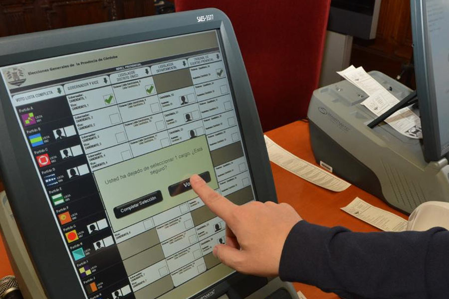 ভোটসংখ্যা খতিয়ে দেখে চমকপ্রদ তথ্য প্রকাশ্যে আসে। কম্পিউটারে প্রাপ্ত ৪,৬১০ ভোট থেকে মারিয়ায় আসল ভোট অর্থাৎ ৫১৪ বিয়োগ করে বার হয় ৪,০৯৬। যা ২ সংখ্যার ১২ গুণিতকের সমান (অর্থাৎ ২১২)।