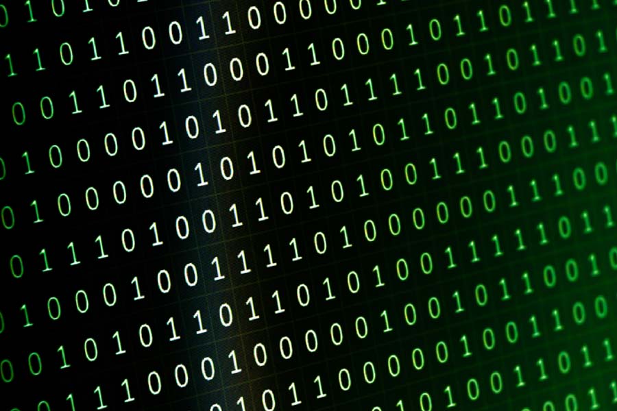 সহজ কথায় বলতে গেলে কম্পিউটারে যাবতীয় তথ্য ‘০’ এবং ‘১’, এই দুই সংখ্যায় অর্থাৎ ‘বিট’-এ ধরা পড়ে। কোনও সময়েই এর অন্যথা হয় না। একমাত্র মহাজাগতিক বিকিরণের জেরে সিঙ্গল-ইভেন্ট আপসেট (এসইইউ) ঘটলে ‘বিট’ উল্টে যেতে পারে।