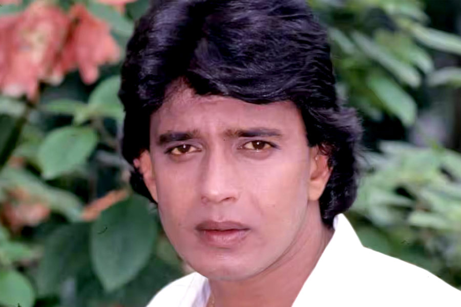 বলি অভিনেতাদের তালিকায় ফ্লপ ছবিতে অভিনয়ের ক্ষেত্রে মিঠুনের নাম প্রথমে থাকলেও মোটা টাকার লোকসান করেছেন বলিপাড়ার অন্য এক অভিনেতা।