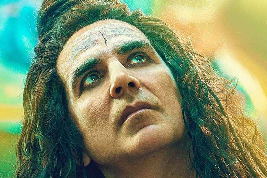  চলতি মাসে অক্ষয়ের নতুন ছবি ‘ওএমজি ২’ প্রেক্ষাগৃহে মুক্তি পাওয়ার কথা। কিন্তু প্রচার ঝলক মুক্তির পর থেকেই সেনসর বোর্ডের জালে জড়িয়ে পড়েছে এই ছবি। কয়েকটি দৃশ্যের উপর কাঁচি চালানোর ভাবনাচিন্তা হচ্ছে বলেও শোনা যাচ্ছে। কিছু দৃশ্যের সংলাপও পরিবর্তন করা হবে বলে জানা গিয়েছে।