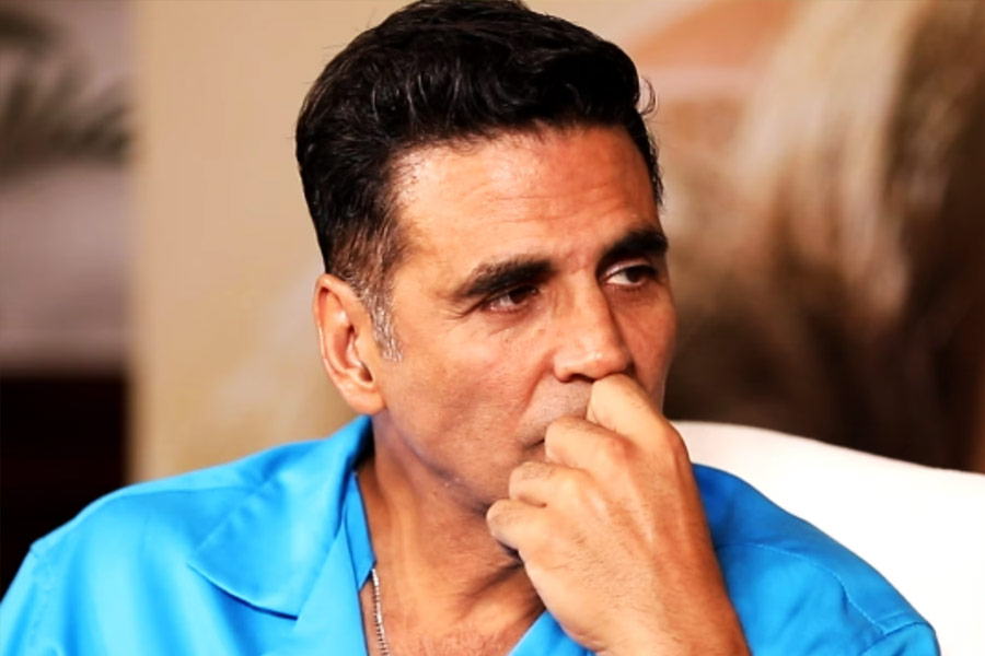 বিগত দুই থেকে তিন বছরের মধ্যে ছ’টি ফ্লপ ছবিতে অভিনয় করে মোট ৪০০ কোটি টাকার লোকসান করেছেন অক্ষয়।