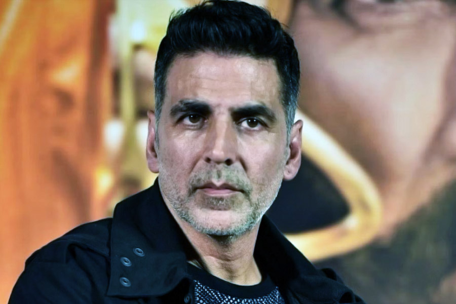 তিন দশকের বেশি সময় ধরে বলিউডে রয়েছেন অক্ষয়। এত বছরের কেরিয়ারে মোট ৫৭টি ফ্লপ ছবিতে অভিনয় করেছেন তিনি।