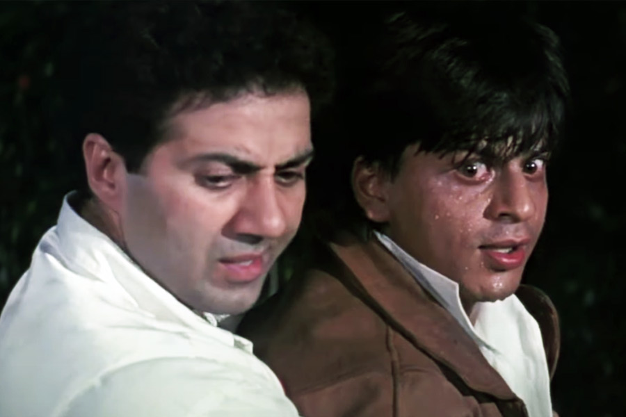 Why did bollywood actor Sunny Deol pledge to never work with Shah Rukh Khan 