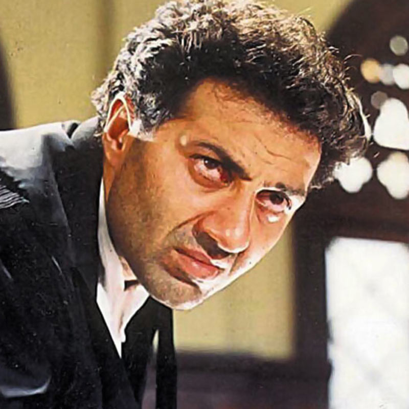 Why did bollywood actor Sunny Deol pledge to never work with Shah Rukh Khan 