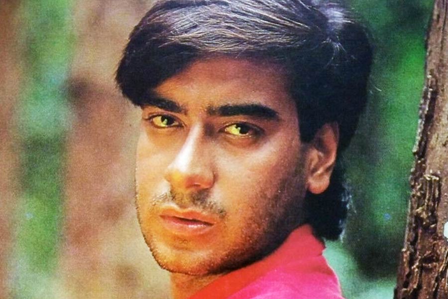 Why did bollywood actor Sunny Deol pledge to never work with Shah Rukh Khan 