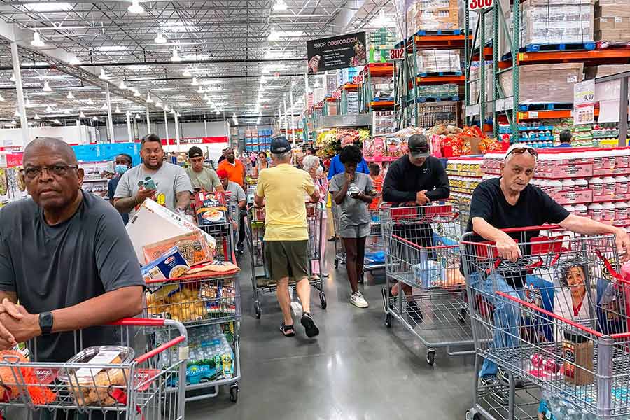 The US is set to face recession as debt is rising in the country.