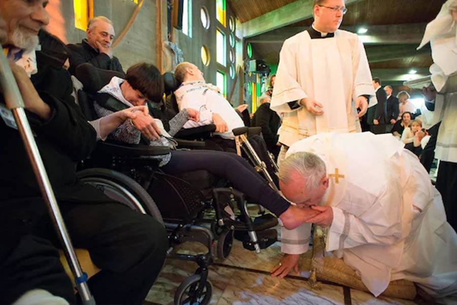 এগজ়রসিজ়মে সর্বদাই যে ‘প্রেতাত্মা’র আবেশ ঘটে, তা নয়। বরং বেশির ভাগ ক্ষেত্রে বিভিন্ন প্রকার ‘অপশক্তি’ ভর করে মানুষের উপর। খ্রিস্টীয় বিশ্বাস অনুসারে, এই ধরনের আবেশ নিয়ন্ত্রিত হয় শয়তান বা ডেভিলের দ্বারা। শয়তান ঈশ্বরের রাজত্ব থেকে মানুষকে বার করে আনতে সদা তৎপর। এগজ়রসিস্টের কাজ শয়তানের সেই উদ্দেশ্যে বাধা দেওয়া এবং আক্রান্ত ব্যক্তিকে সুস্থ জীবনে ফিরিয়ে আনা।