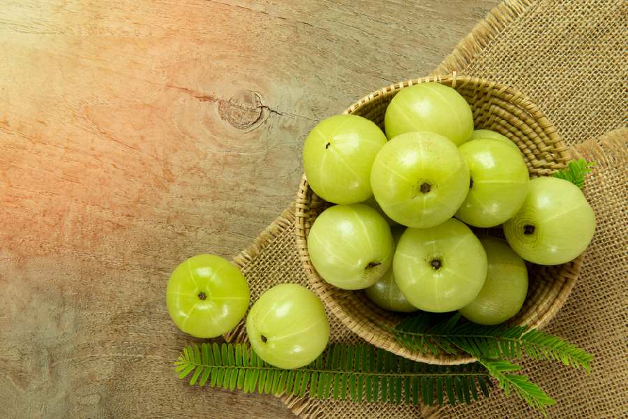 আমলকি ত্বকের প্রিয় বন্ধু। 