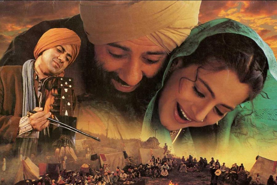 Sunny Deol chants Hindustan Zindabad dialogue in Attari-Wagah border on Gadar 2 promotion