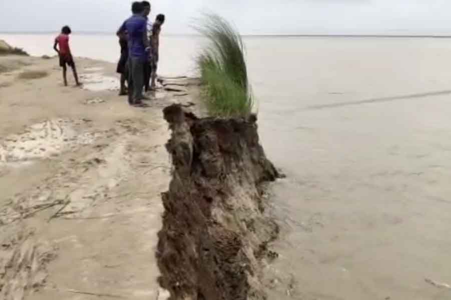 Erosion of Ganges has become a menace in Ratua of Malda
