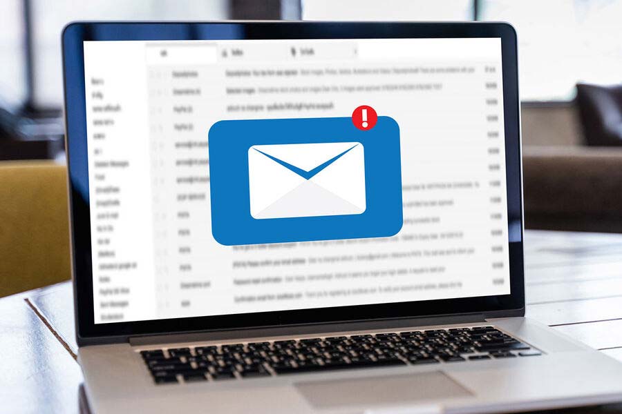 তদন্তে নেমে ইডির নজরে এসেছে বেশ কিছু ইমেল। সেগুলি প্রদীপকে করেছেন সিংহম। ২০২০ সালের ২৬ জানুয়ারি। সেখানে চিনের একটি প্রচারমূলক ছবির অনুবাদ নিয়ে আলোচনা হয়েছে।