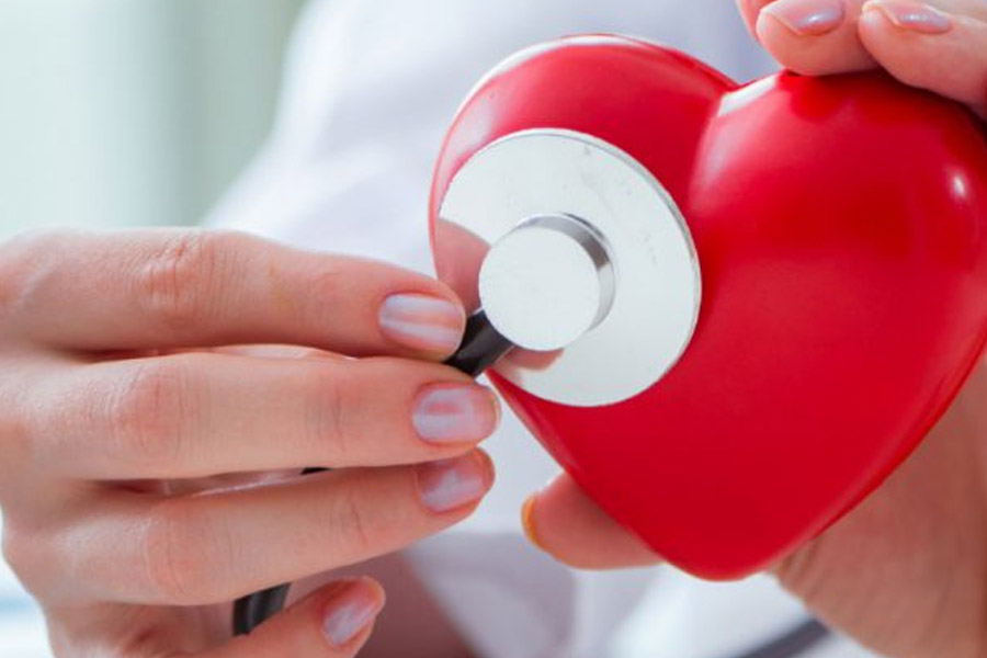 কলিনের হার্টে তিন জায়গায় ব্লকেজ ধরা পড়েছিল। এর ফলে হার্টে ঠিকমতো রক্ত সঞ্চালন বাধাপ্রাপ্ত হচ্ছিল। সম্প্রতি ৭৭ বছরে পা দিয়েছেন কলিন।