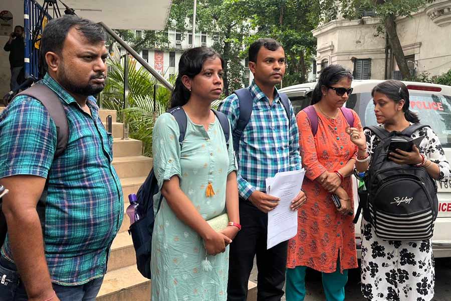 Five primary teachers was summoned by CBI for not getting job certificate.