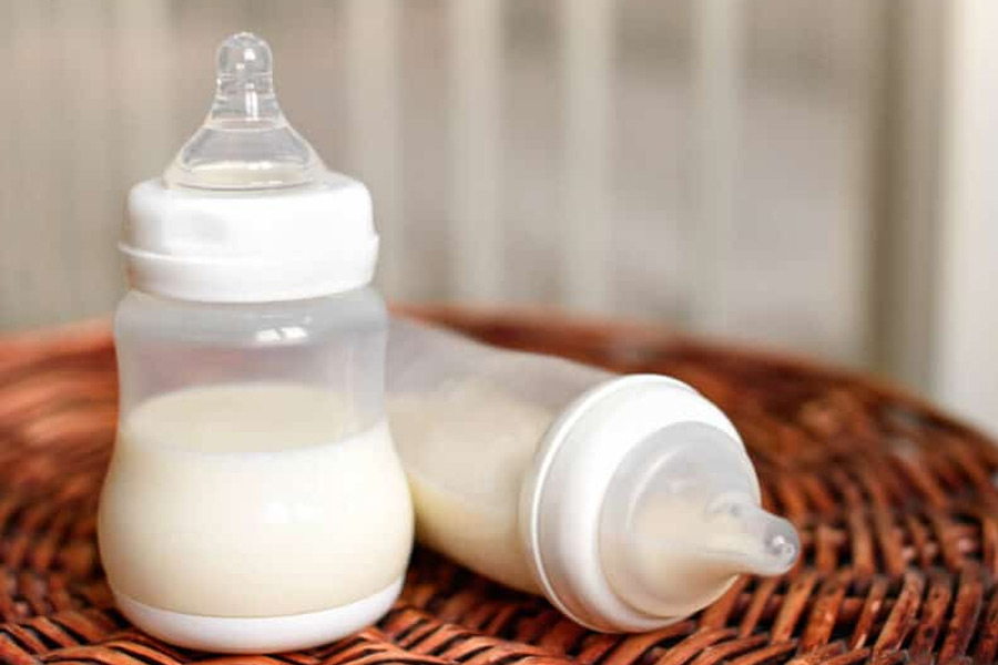 Representational Image of feeding bottle