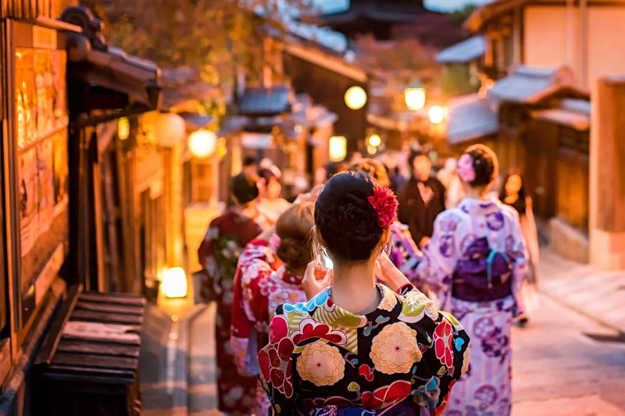 40 percent of Japanese women may never become mother, but why it may happen