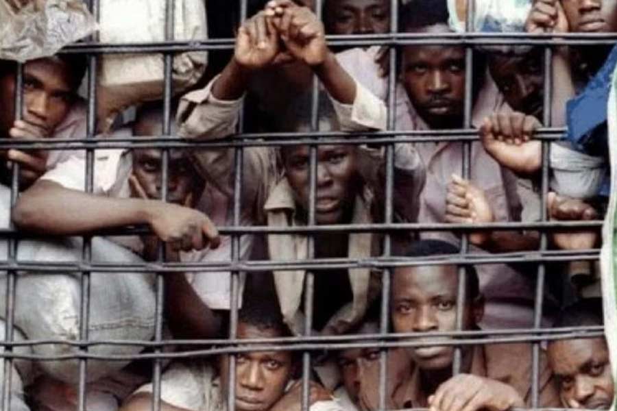 Prisoner shared his experience about how he stabbed a prison guard to survive in prison