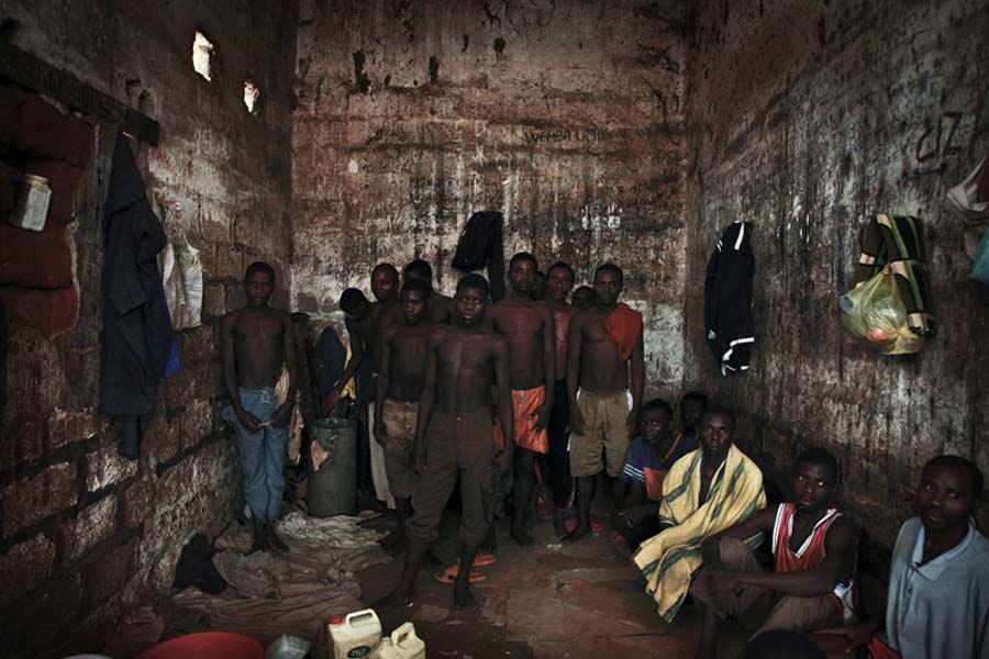 Prisoner shared his experience about how he stabbed a prison guard to survive in prison