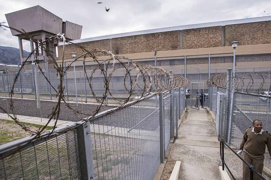 Prisoner shared his experience about how he stabbed a prison guard to survive in prison