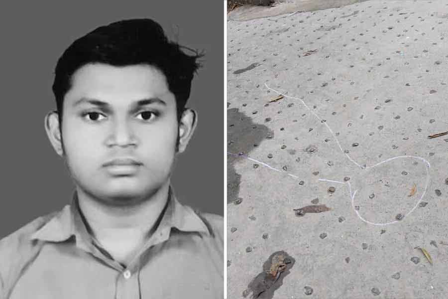 What are the questions still unanswered in Jadavpur University student’s death.