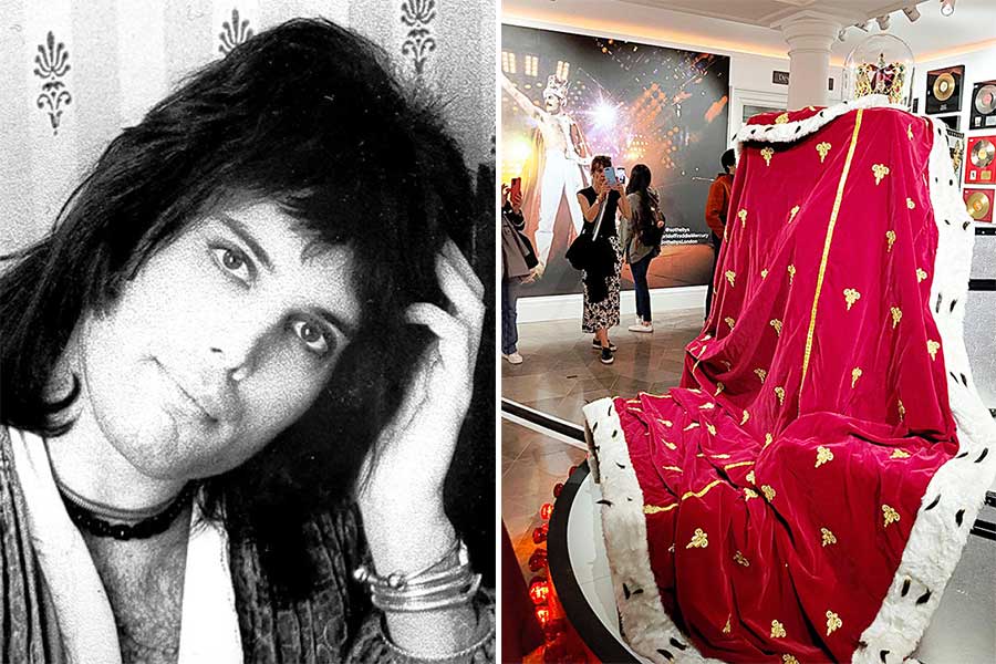 গায়ক: ফ্রেডি মার্কিউরি, প্রদর্শনীতে তাঁর লাল জোব্বা ও মুকুট। 