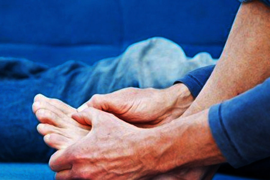 Pet dog chews toe of old man turns out to be live saver.