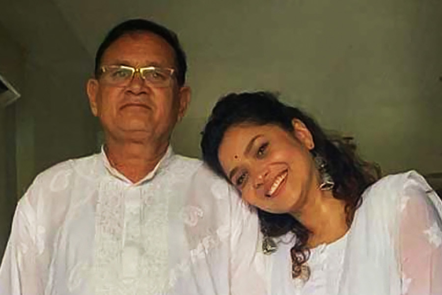 Ankita Lokhande with her father 
