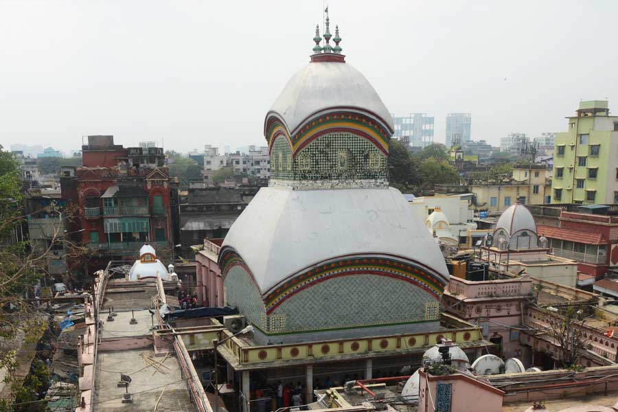 Heritage committee\\\\\\\'s clearance delay in renovation of Kalighat temple