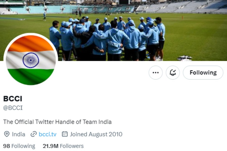 বোর্ডের নামের পাশে নেই ‘ব্লু টিক’।