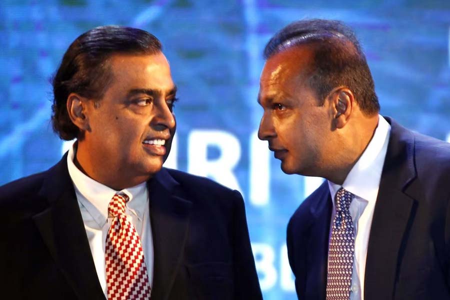 Neither Shah Rukh Khan nor Salman Khan, Ambani brothers support another bollywood star 