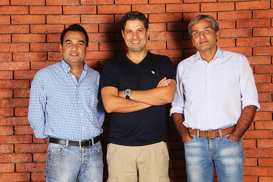 ‘বুকমাইশো’ অ্যাপের প্রতিষ্ঠাতা আশিস হেমরজনী। আশিসের সঙ্গে সহ-প্রতিষ্ঠাতা হিসাবে হাত মিলিয়েছেন তাঁরই দুই বন্ধু পরিক্ষিত ধর এবং রাজেশ বলপান্ডে। 