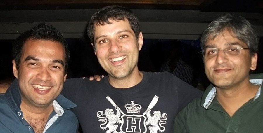 স্থায়ী চাকরি ছেড়ে নিজের ব্যবসা শুরু করার কথা বাড়িতে জানান আশিস। পরিবারের সদস্যেরা আপত্তি জানালেও পরে তারা আশিসের প্রস্তাবে রাজি হয়। আশিস তাঁর দুই বন্ধুর সহযোগিতায় নিজের ব্যবসা শুরু করেন।