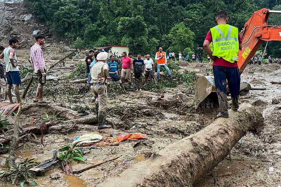 Himachal Pradesh’s condition worsen due to heavy rainfall and landslide