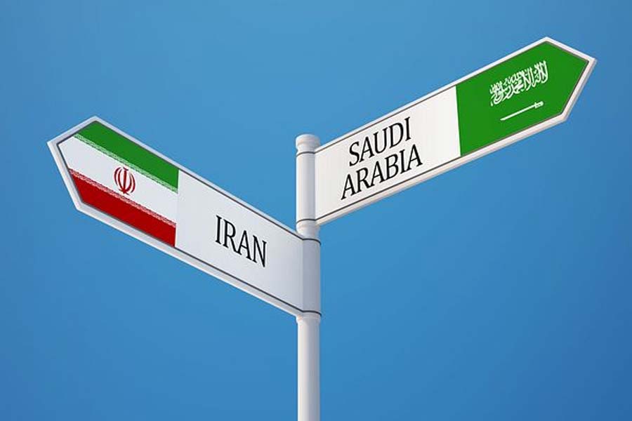 পশ্চিম এশিয়ায় এমনই দুই ‘চিরপ্রতিদ্বন্দ্বী দেশ’ হল সৌদি আরব এবং ইরান। দু’টিই মুসলমান প্রধান দেশ। দুই দেশেই ইসলামকে সরকারি ধর্মের স্বীকৃতি দেওয়া হয়েছে। তা সত্ত্বেও দীর্ঘ দিনের দ্বন্দ্বে লিপ্ত সৌদি এবং ইরান।
