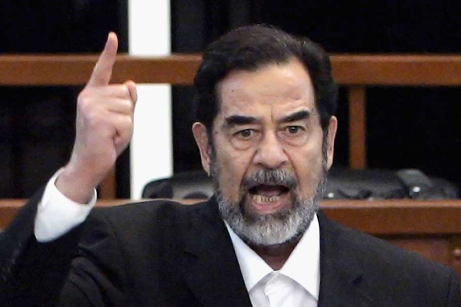 ইরান এবং সৌদির মধ্যবর্তী দেশ ইরাক। সেখানকার প্রেসিডেন্ট সাদ্দাম হোসেন ছিলেন সুন্নি মতাবলম্বী। ১৯৮০ সালে তিনি শিয়া অধ্যুষিত পড়শি দেশ ইরান আক্রমণ করেন। শুরু হয় ইরাক-ইরান যুদ্ধ। 