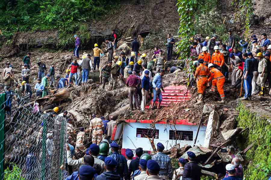 image of landslide in Himachal