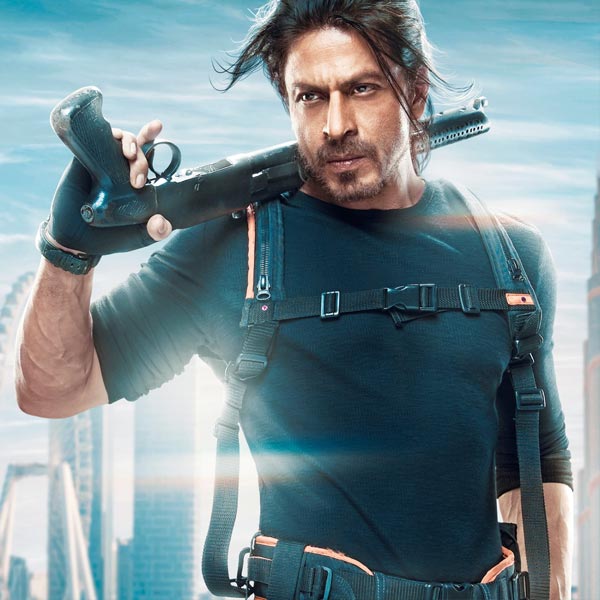 ‘পাঠান’ বক্স অফিসে ১০০০ কোটি টাকার ক্লাবে নাম লিখিয়েই কেবল নজির গড়েনি। ছবিমুক্তির প্রথম দিনে ৫৭ কোটি টাকার ব্যবসা করেছিল ‘পাঠান’। এর আগে কোনও হিন্দি ছবি মুক্তির প্রথম দিনেই এই পরিমাণ ব্যবসা করতে পারেনি।