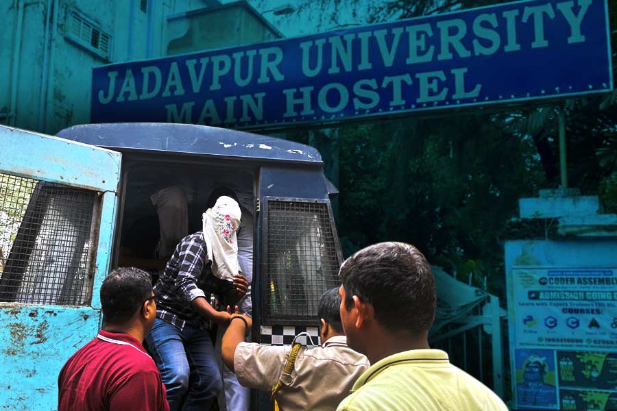 Six more arrested in connection with student death in Jadavpur University
