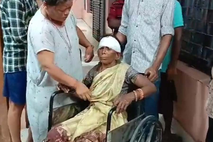 A TMC leader and his mother stabbed at Naxalbari of Siliguri
