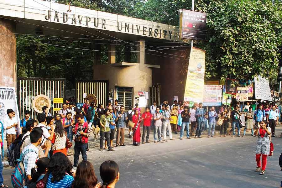 ২০১৫ সালে অ্যাসোসিয়েট প্রফেসর থেকে প্রফেসর পদে উন্নীত হন বুদ্ধদেব। যাদবপুরের অধ্যাপক এবং পড়ুয়াদের একাংশের দাবি, ‘অ্যাকাডেমিক কেরিয়ার’ দুর্বল হওয়ার কারণেই প্রফেসর সিলেকশন কমিটি তাঁর নামে অনুমোদন দিচ্ছিল না। 