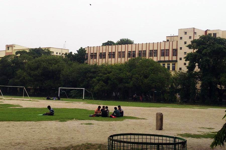 কিন্তু গত ৪ অগস্ট অমিতাভও ইস্তফা দেন। রাজ্যপাল বোস তাঁকে বলেছিলেন ইস্তফা দিতে। এর পর আর নতুন করে যাদবপুর বিশ্ববিদ্যালয়ের উপাচার্য পদে স্থায়ী বা অস্থায়ী ভাবে কাউকে নিয়োগ করা হয়নি। ফলত, উপাচার্যহীন হয়েই ছিল যাদবপুর। 