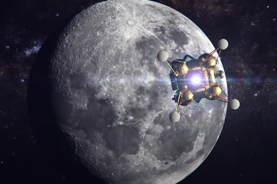 চাঁদের মাটিতে ভেঙে পড়েছে রাশিয়ার মহাকাশযান লুনা-২৫। দীর্ঘ প্রায় পাঁচ দশক পরে যে চন্দ্র অভিযানের জন্য উদ্যোগী হয়েছিল রাশিয়া, তা ব্যর্থ হয়েছে।