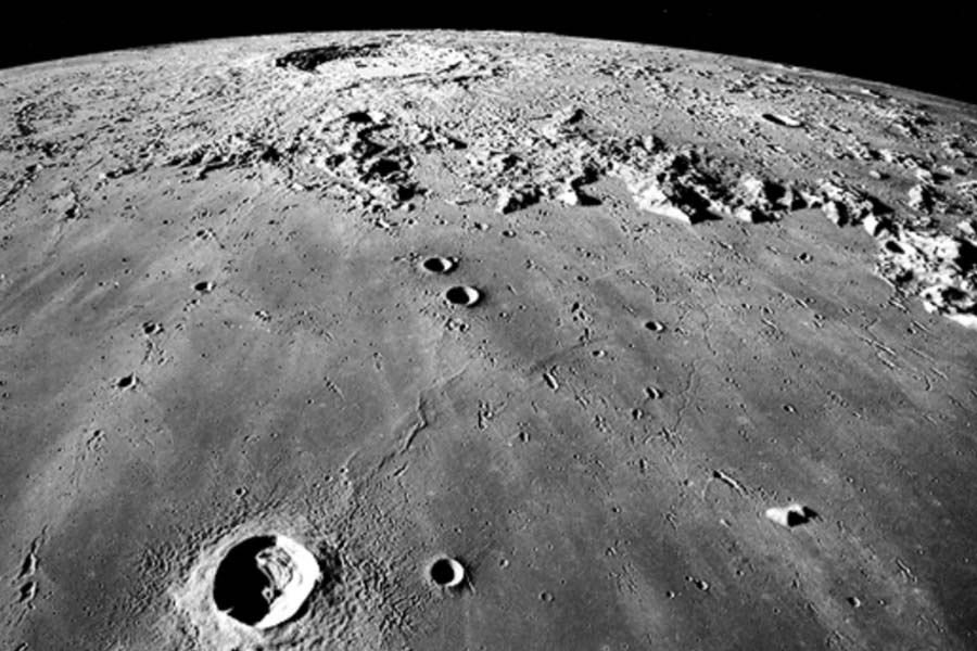 ভারতের অভিযান যদি সফল হয়, তবে দু’টি ইতিহাস তৈরি হবে। এক, আমেরিকা, রাশিয়া এবং চিনের পর চতুর্থ দেশ হিসাবে চাঁদে সফল ভাবে মহাকাশযান অবতরণে নাম উঠে আসবে ভারতের।