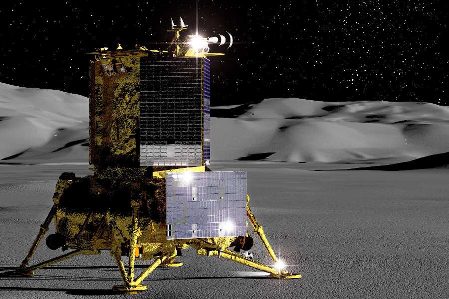 লুনা-২৫-এর ভর ছিল ১.৮ টন। পেটের মধ্যে ৩১ কেজি ওজনের বৈজ্ঞানিক যন্ত্রপাতি বহন করছিল এই ল্যান্ডার। চাঁদের মাটির অন্তত ৬ ইঞ্চি গভীর থেকে পাথুরে উপাদান সংগ্রহ করার কথা ছিল তার। তবে সব পরিকল্পনাই ভেস্তে গিয়েছে। 