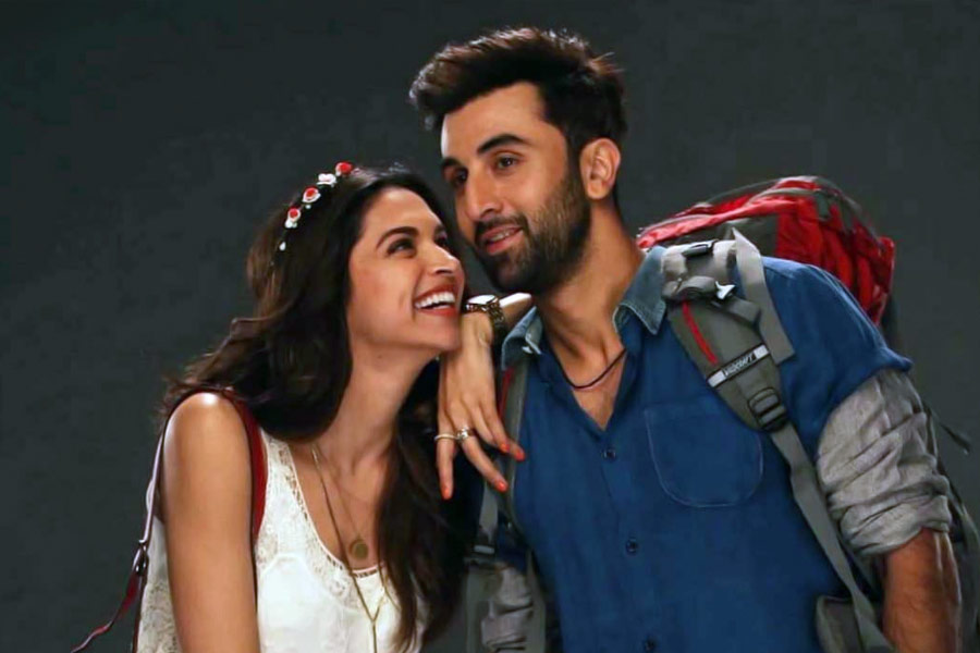 ‘বাঁচনা এ হাসিনো’ থেকে শুরু করে ‘ইয়ে জওয়ানি হ্যায় দিওয়ানি’ এবং ‘তামাশা’র মতো ছবিতে একসঙ্গে অভিনয় করতে দেখা গিয়েছে রণবীর এবং দীপিকাকে। 