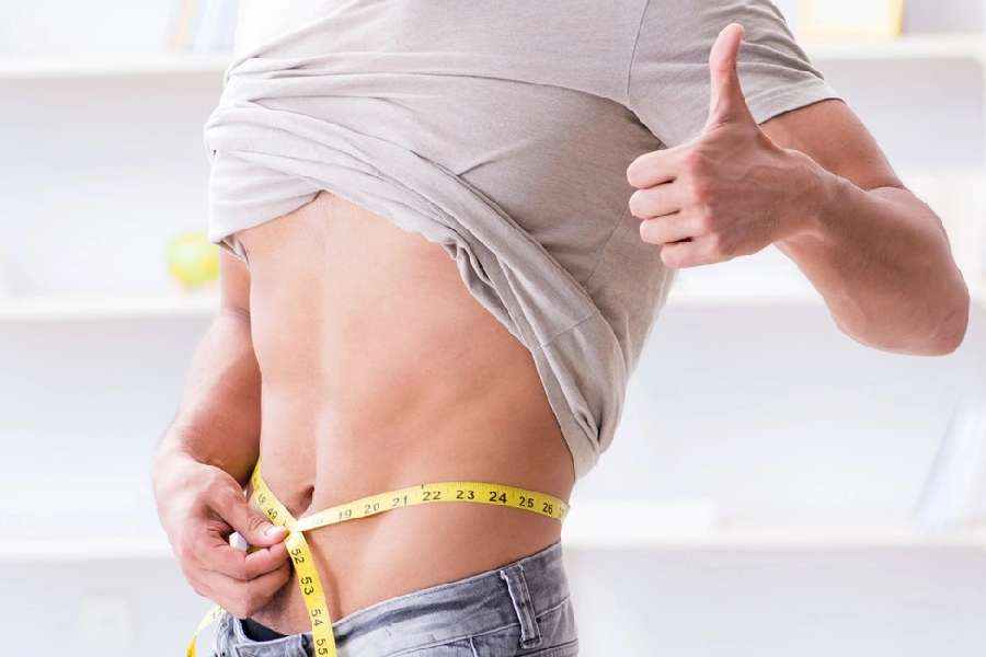 ওজন ঝরানোর লক্ষ্যে ফল খেতে হলে ক্যালোরির মাত্রার কথা মাথায় রেখে ফল বাছা উচিত।